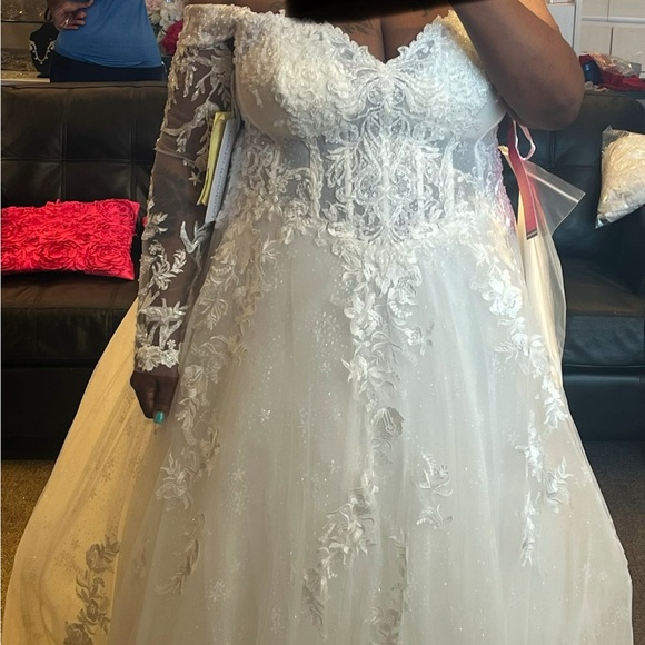 Mori Lee White Wedding Dress - Picture 1 of 11